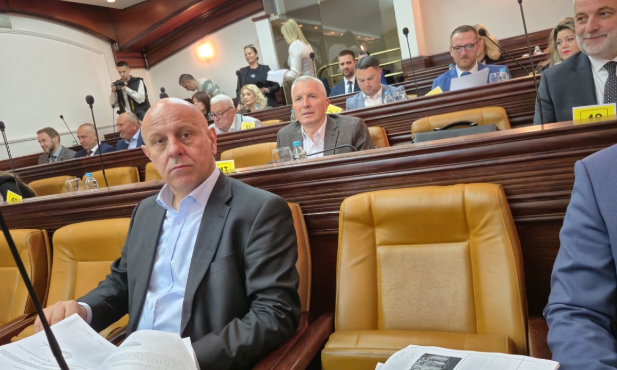 Milioni za Lazara, a kredit za Petra Kočića: Mandić i Lukač protiv zaduženja za obnovu parka