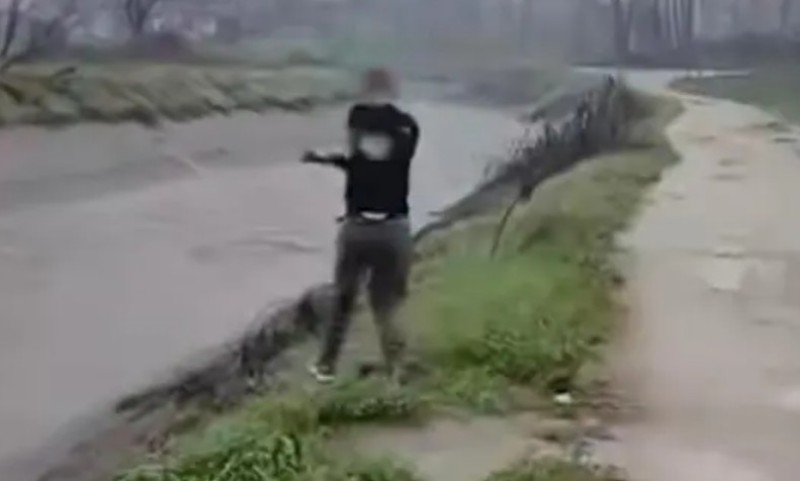 Heroj dana! Jovan bez oklijevanja skočio u nabujalu rijeku – razlog je divan VIDEO