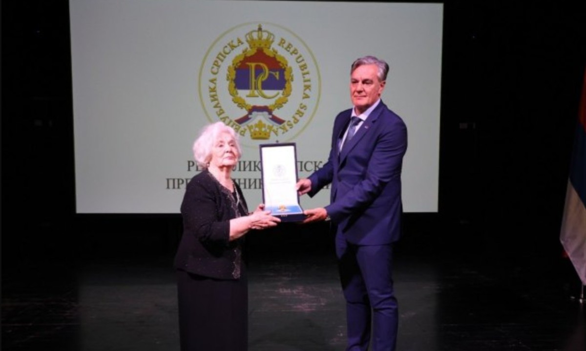 Svjedok golgote i heroina Јasenovca: Karan uručio odlikovanje Јeleni Buhač Radojčić
