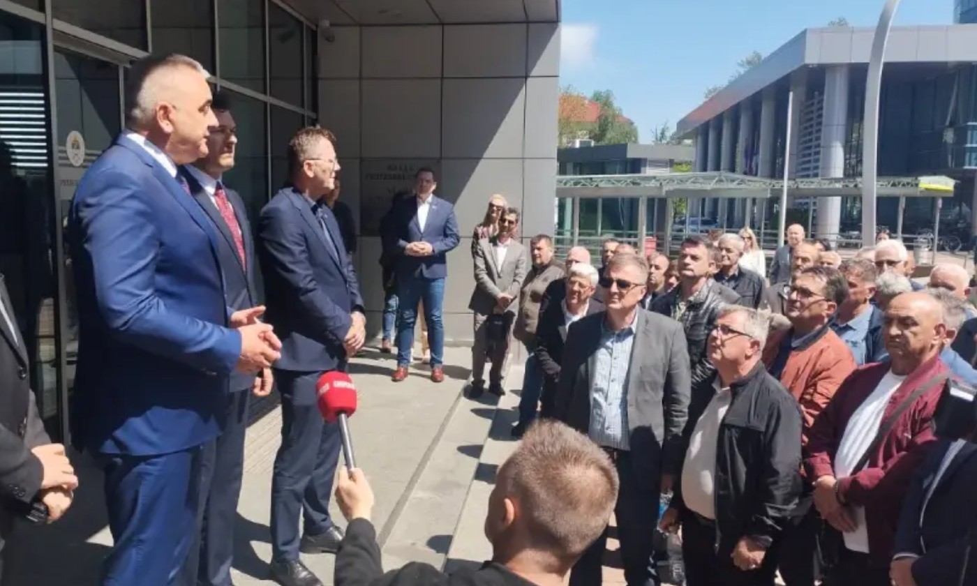 Više od 200 boraca ispred Vlade Srpske: U Banjaluci počela konferencija o presudama Suda BiH