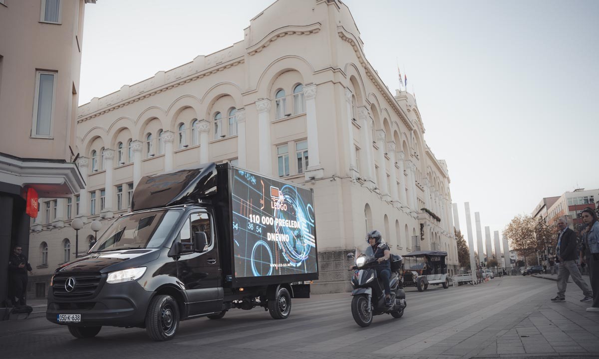 Pokretni hit na ulicama Banjaluke: Za ovim vozilom se morate okrenuti FOTO/VIDEO