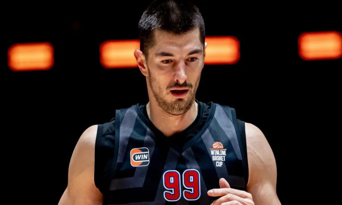 Srbin na Vaskrs podigao pehar: Osvojio 14. trofej u karijeri