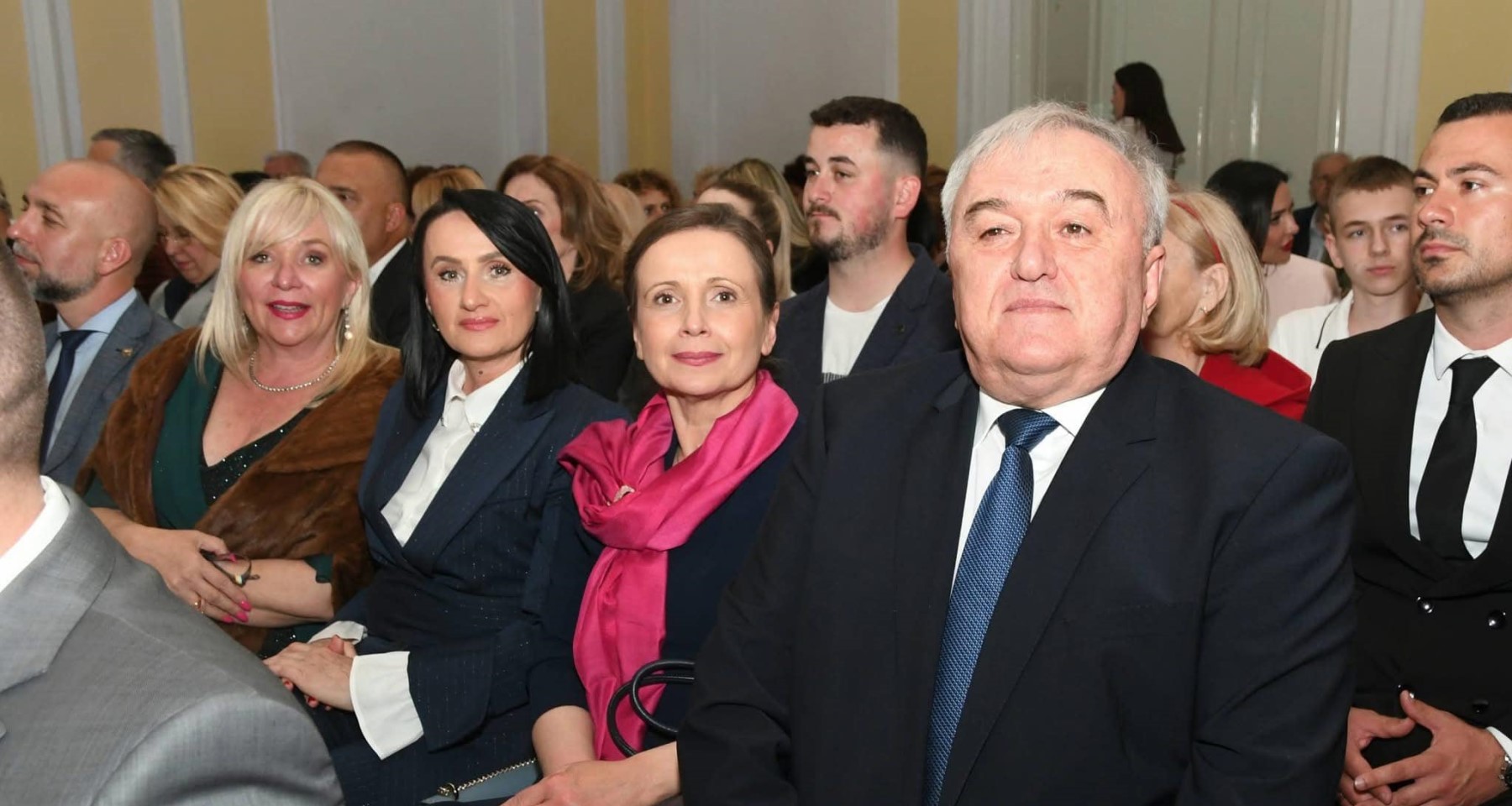 Umičević o proslavi Dana Grada: Zvanice niko ni da dočeka, stolice šatorske FOTO