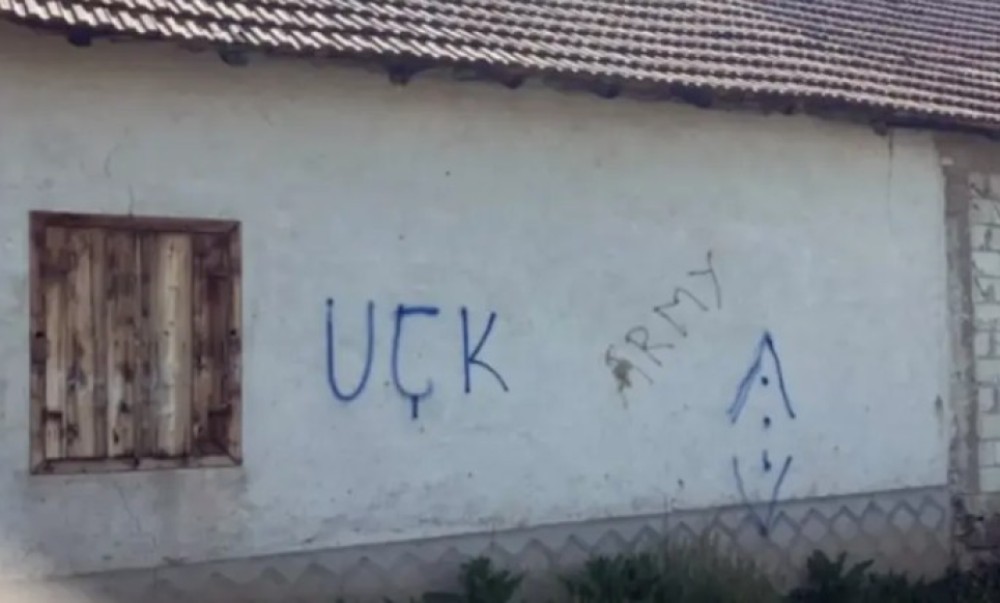 Prijeteći natpisi: Na kući Jovanovića osvanuli grafiti koji veličaju terorističku OVK