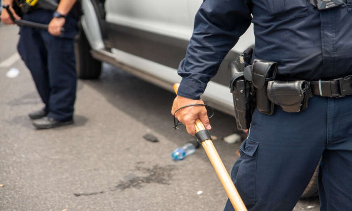 Policijska brutalnost sve češća: Advokatica objasnila šta uraditi ako ste žrtva