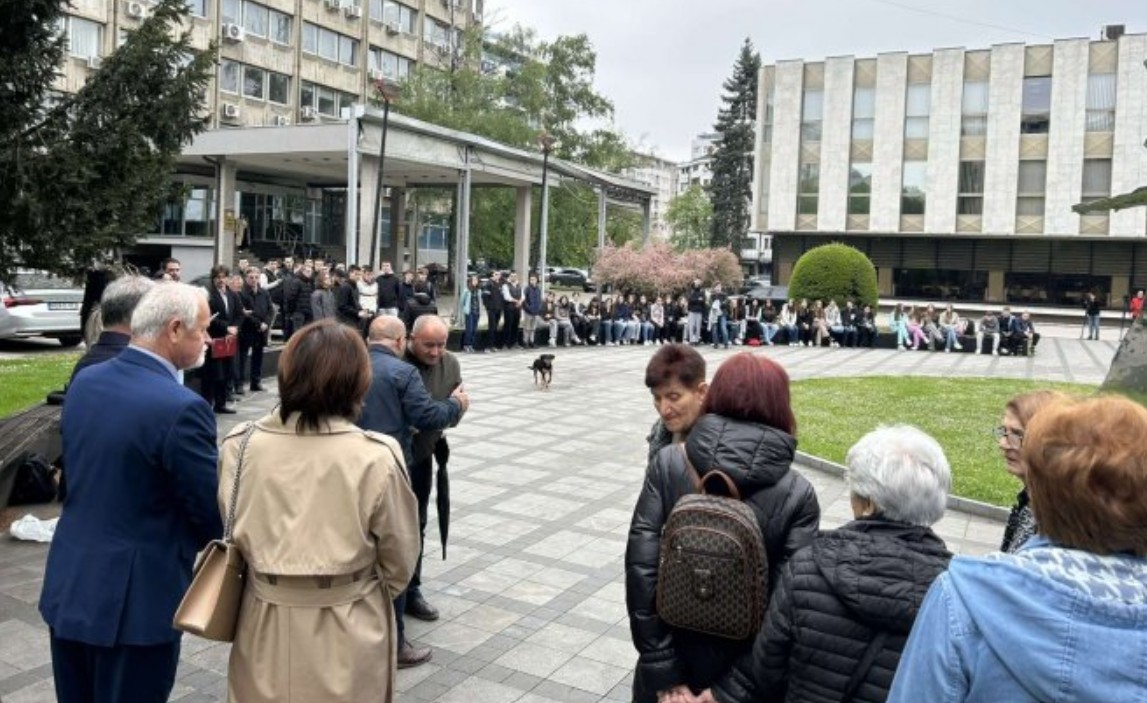 Sjećanje na žrtve Jasenovca: Položeni vijenci na spomenik “Topola užasa” u Banjaluci