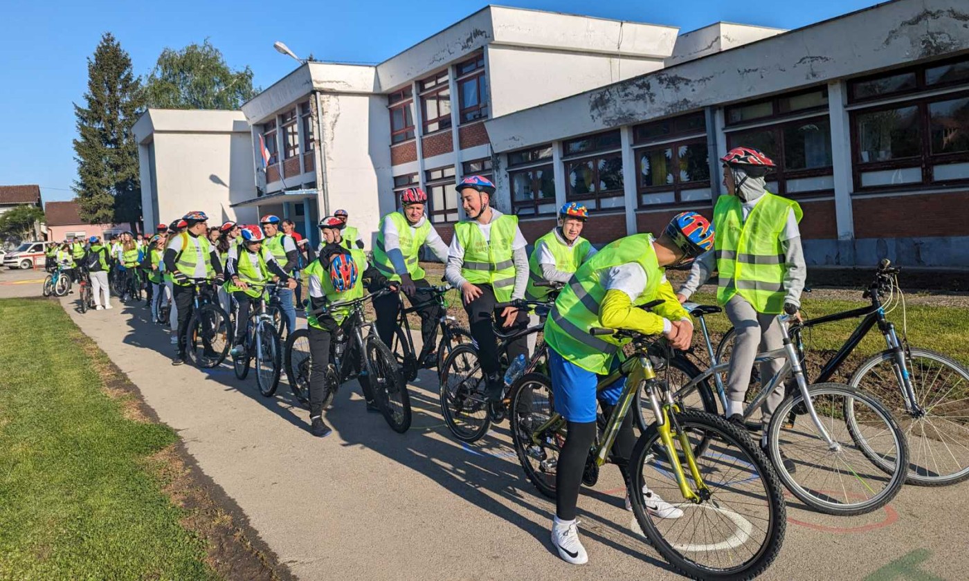 Čuvaju uspomenu na žrtve: Učenici biciklima kreću stazom sjećanja ka Donjoj Gradini