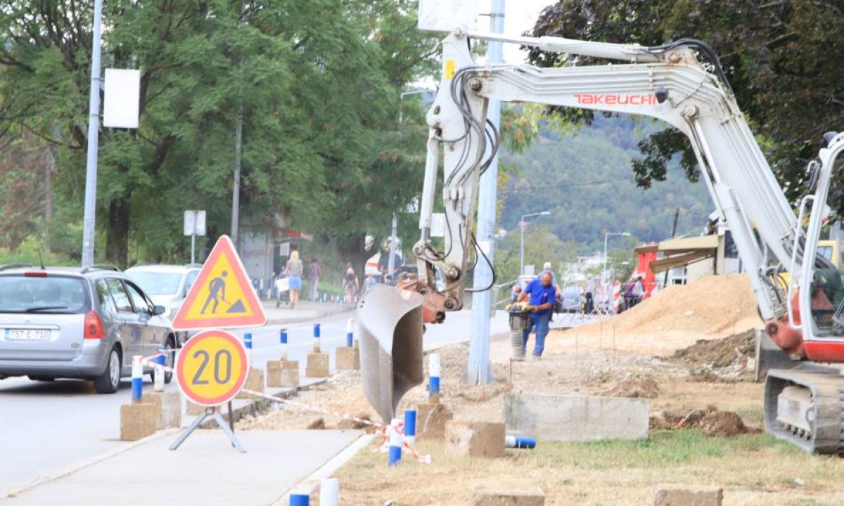 Radovi u Ulici Skendera Kulenovića: Saobraćaj se odvija naizmjeničnim propuštanjem vozila