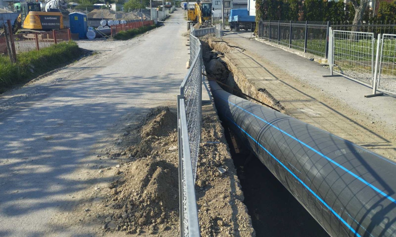 Stanivukovićev “ponos” pod bagerima: Novi asfalt u Banjaluci već raskopan FOTO