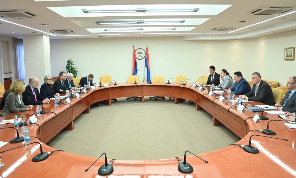 Stevandić sa delegacijom Interparlamentarne unije: OHR i strane sudije u Ustavnom sudu opstruišu volju za dogovorom