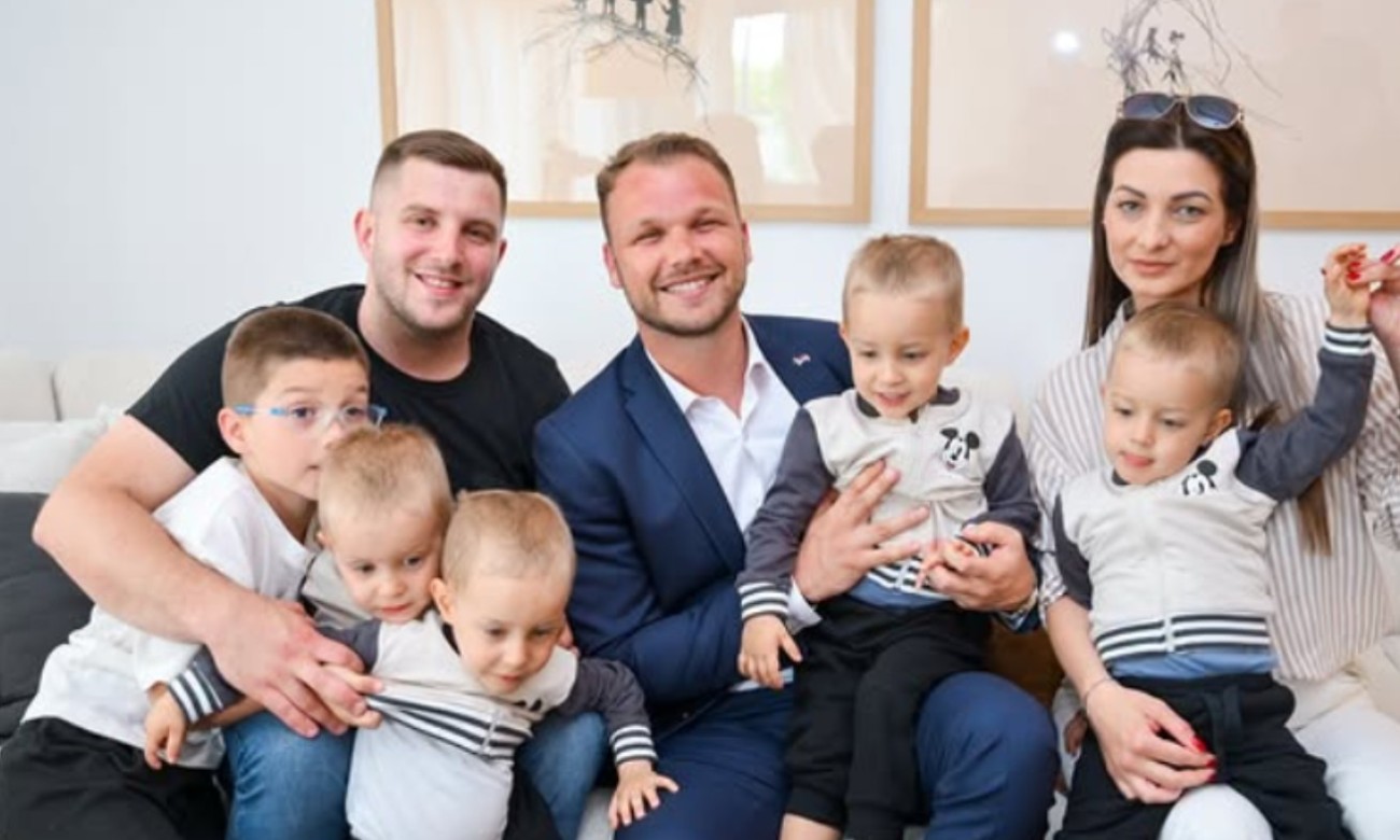 Stanivuković posjetio porodicu: Četvorke se vraćaju u Banjaluku FOTO