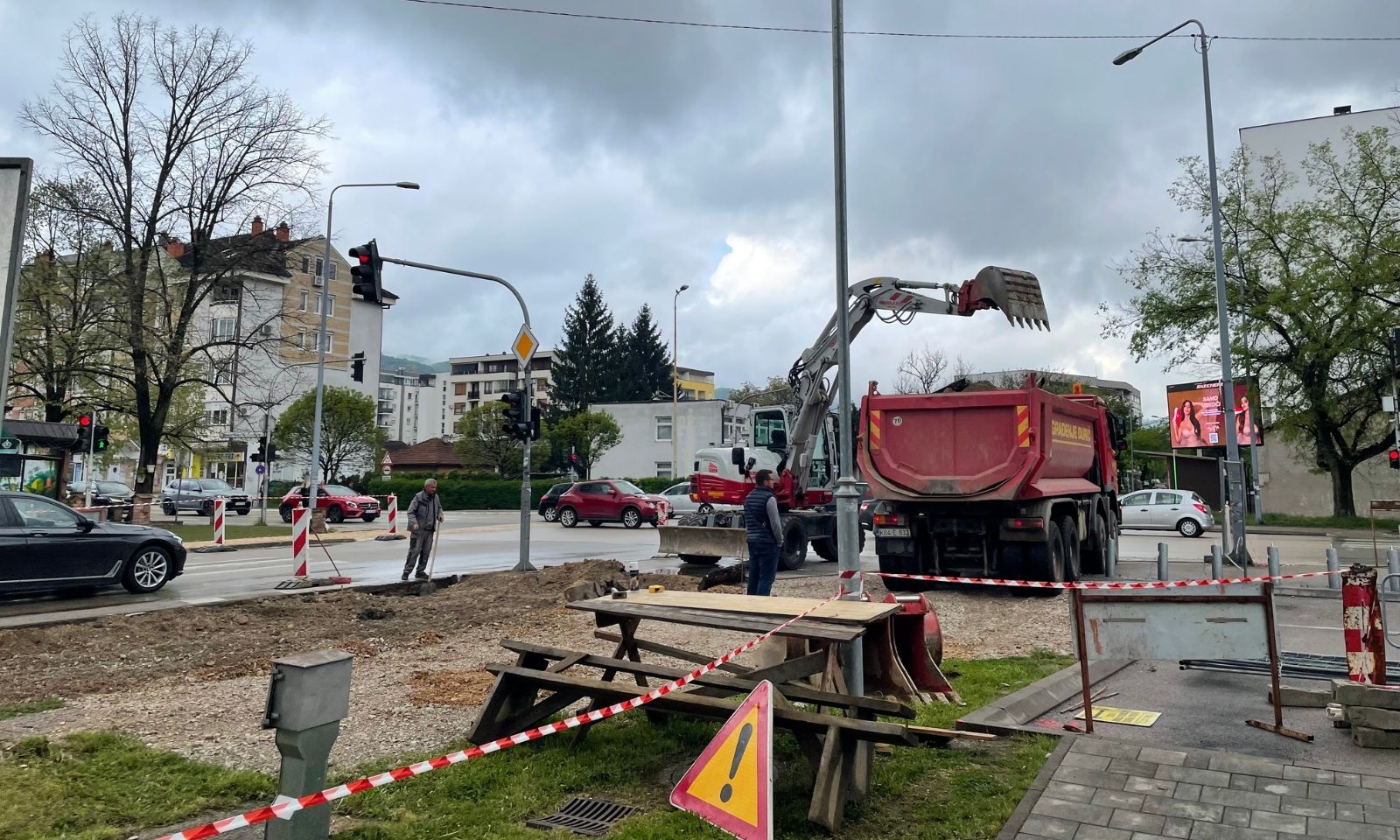 Haos za pješake kod Škorpiona: Raskrsnica raskopana sa obje strane FOTO