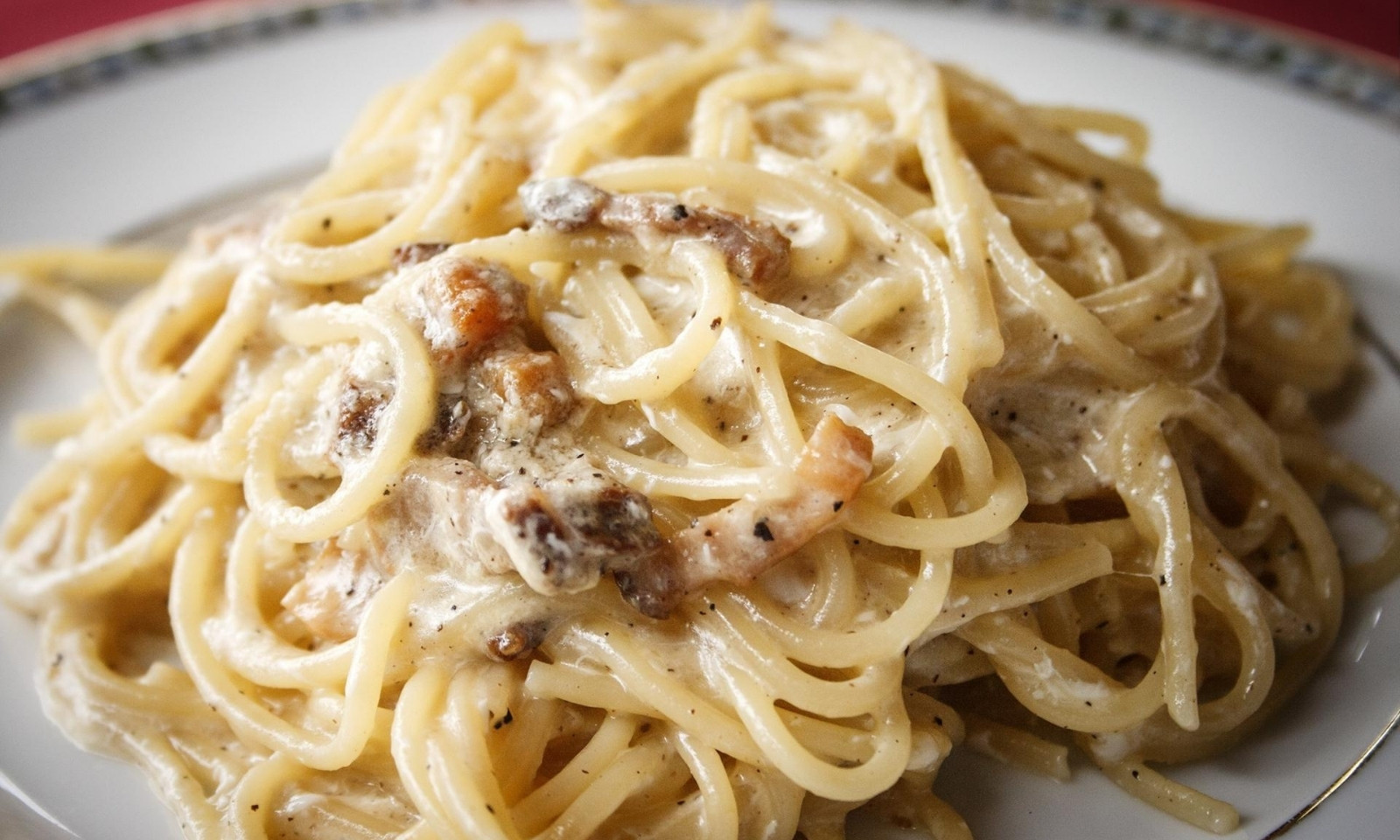 Kremasta karbonara: Italijanski klasik gotov za 20 minuta