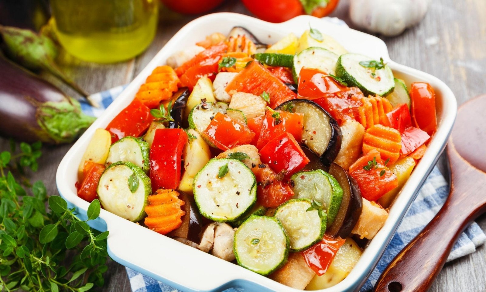 Piletina sa povrćem iz rerne: Zdrav i lagan obrok