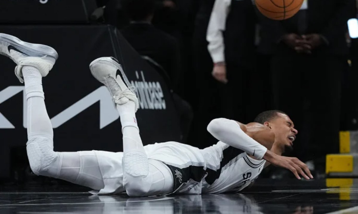 Drama na parketu! Vembanjama doživio potres mozga VIDEO