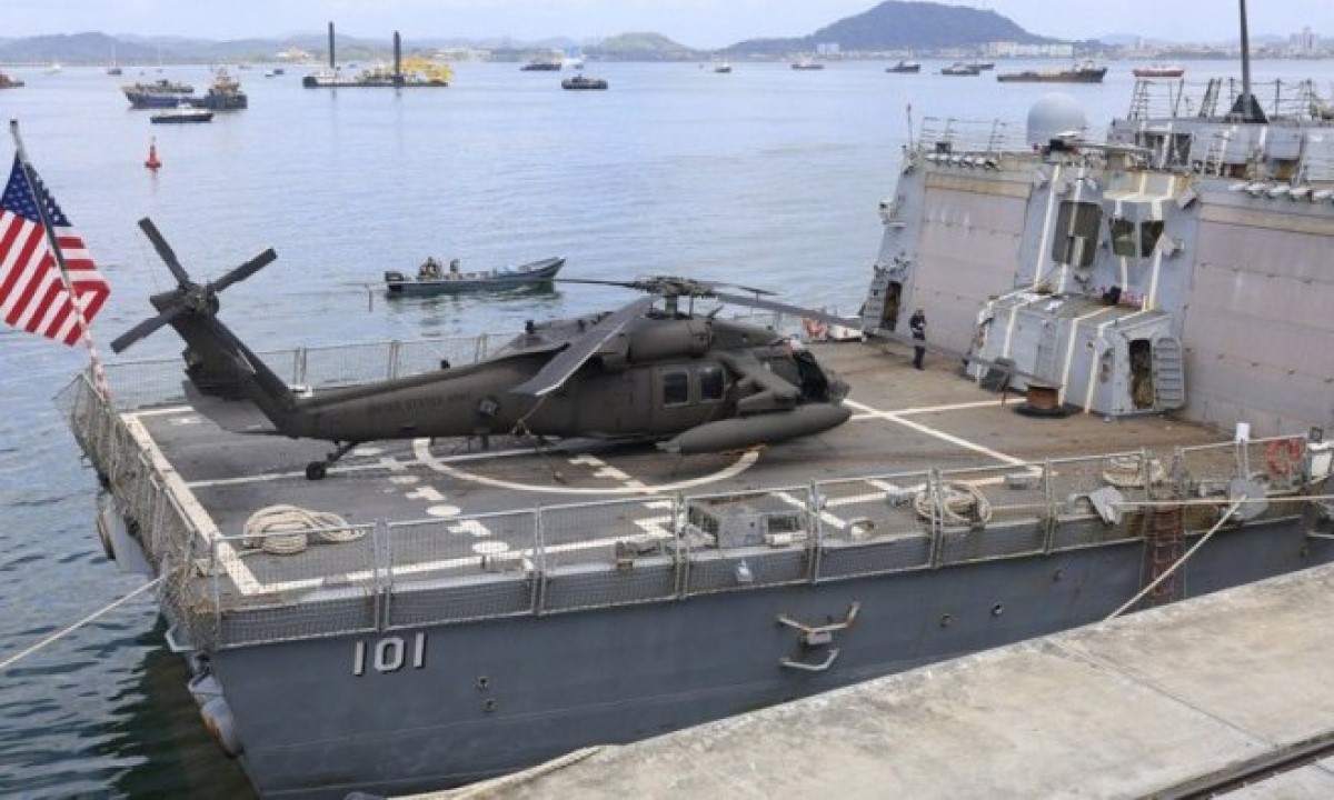 Marinci se spustili niz sajle… Američka vojska objavila snimak zauzimanja iranskog broda VIDEO