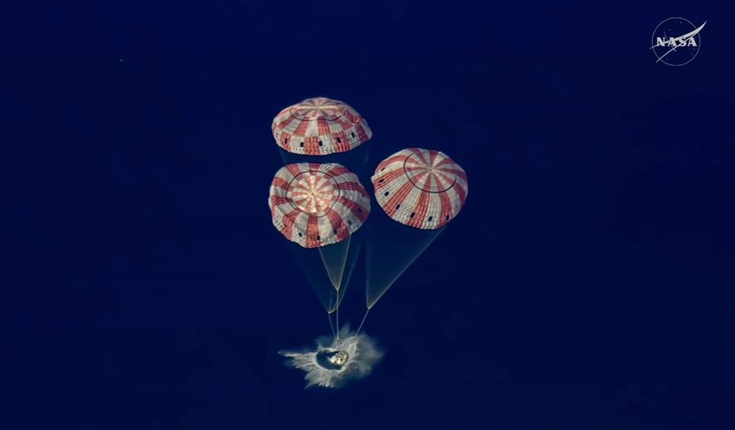 Astronauti misije Artemis II sigurno sletjeli na Zemlju nakon 10 dana u svemiru VIDEO