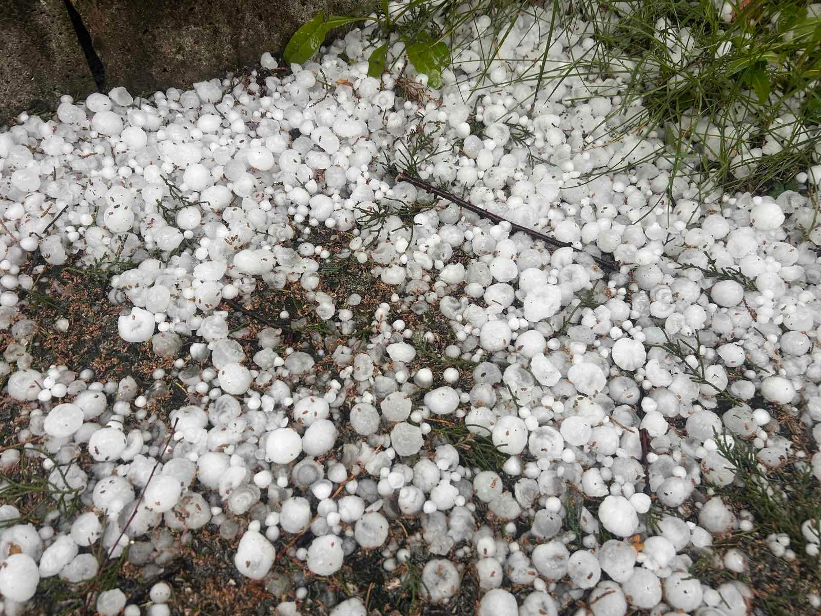 Jako nevrijeme pogodilo BiH: Padao grad, nestalo struje VIDEO