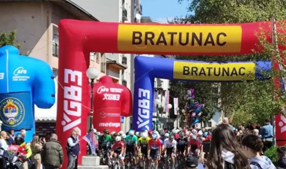 Treća etapa trke “Beograd-Banjaluka” krenula iz Bratunca: Biciklistima priređen veličanstveni ispraćaj