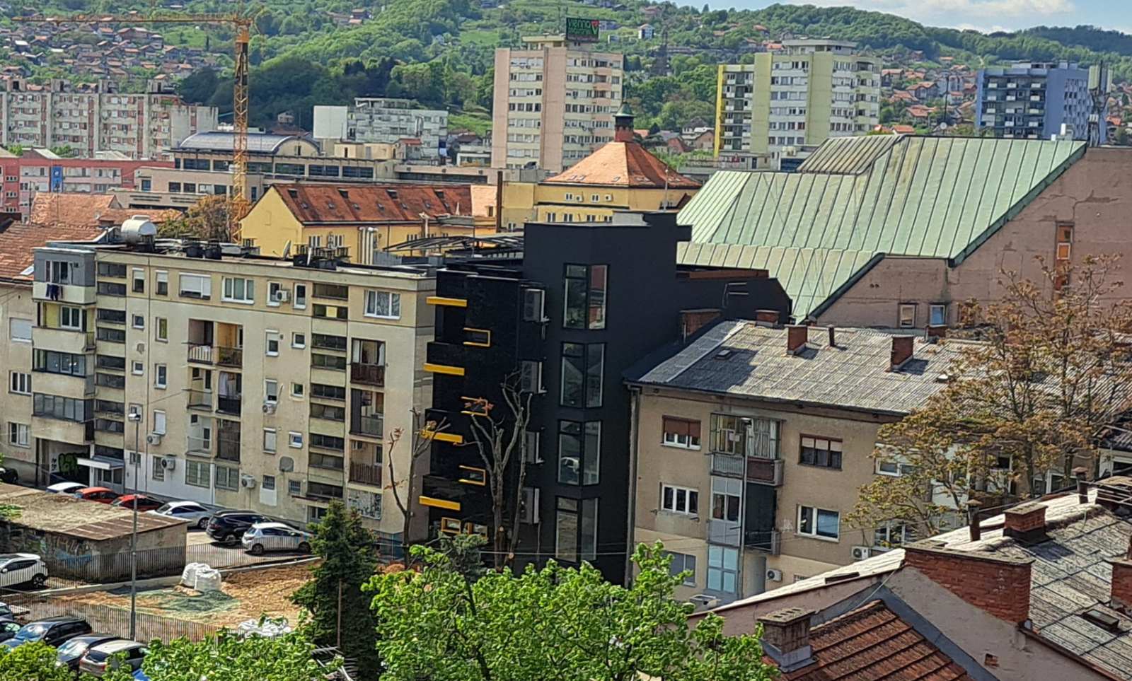 “Crna ovca” ili hrabar iskorak: Zgrada u Banjaluci podigla buru – od društvenih mreža do struke FOTO