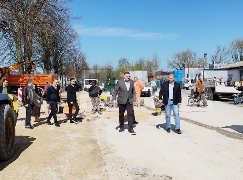 Otvaranje za nekoliko dana: Dodik i Janković na gradilištu mosta u banjalučkom naselju Česma
