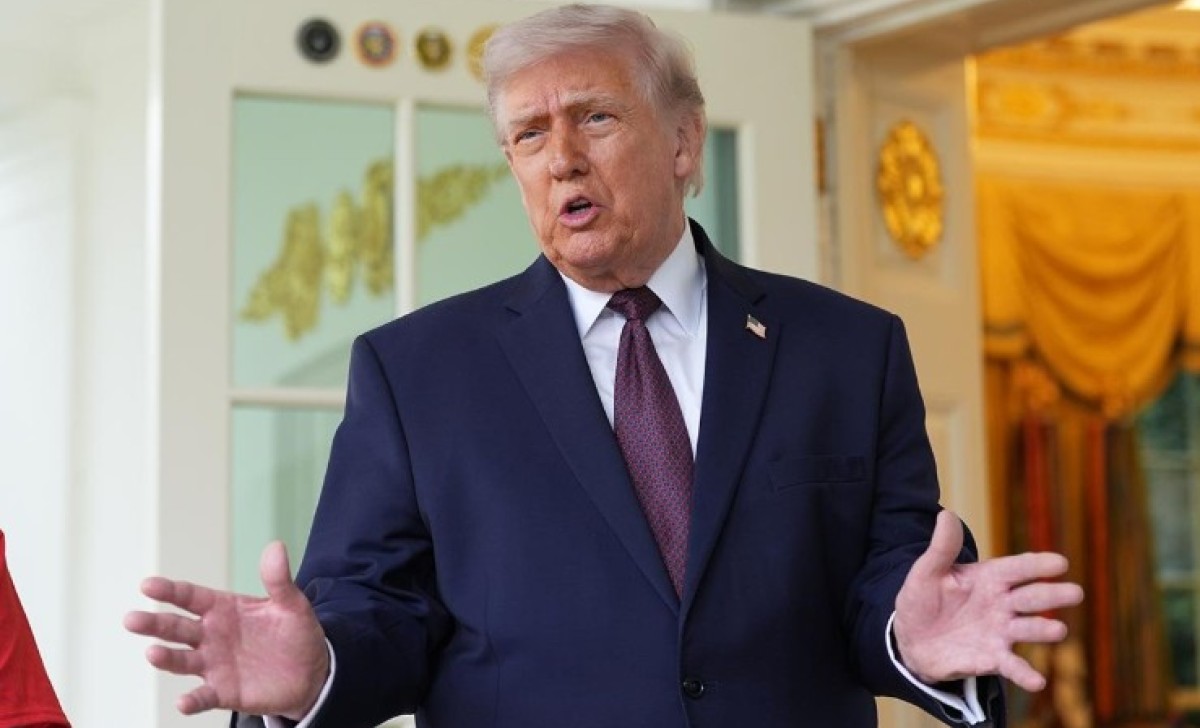 Stigla hrana iz Mekdonaldsa, Tramp se latio novčanika: Neobična scena u Bijeloj kući FOTO