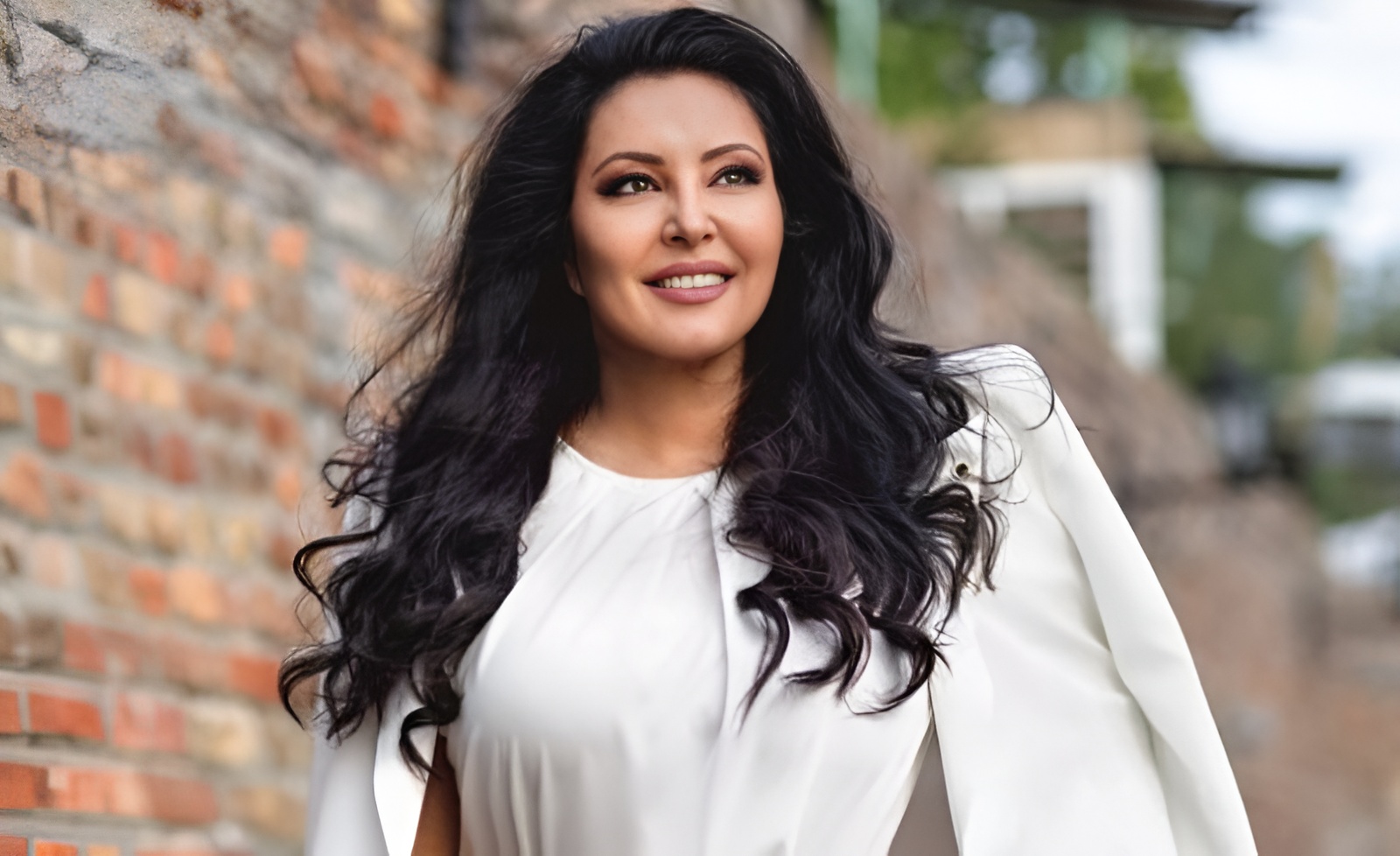 Dragana Mirković ukrasila dom za Uskrs: Praznična idila u dvorcu u Austriji VIDEO