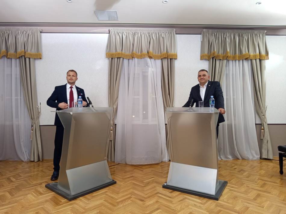 Duel Minića i Stanivukovića: Teške riječi, međusobne prozivke, a malo konkretnih odgovora