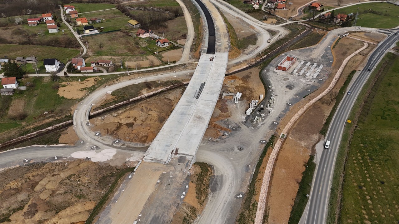 Radovi stoje već 25 dana: Dugovi zaustavili gradnju auto-puta u BiH