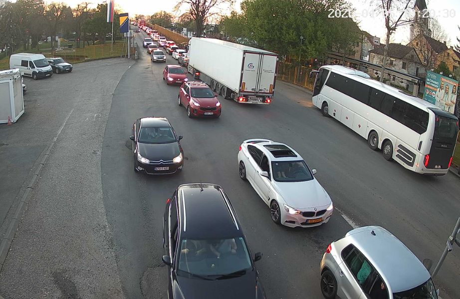 Spremite strpljenje: Na granicama kolone vozila na čekanju