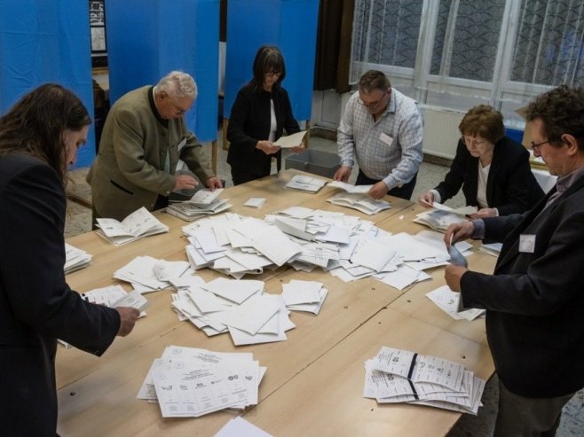 Preliminarni rezultati: Prema 97,35 odsto prebrojanih glasova Tisa osvojila 138 mjesta u parlamentu