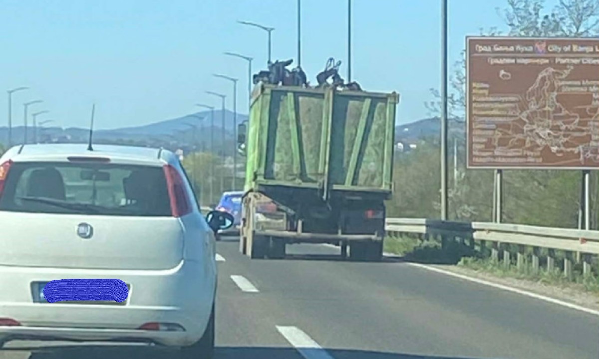 Drama na putu Laktaši – Banjaluka: Rasuto željezo ugrozilo bezbjednost saobraćaja