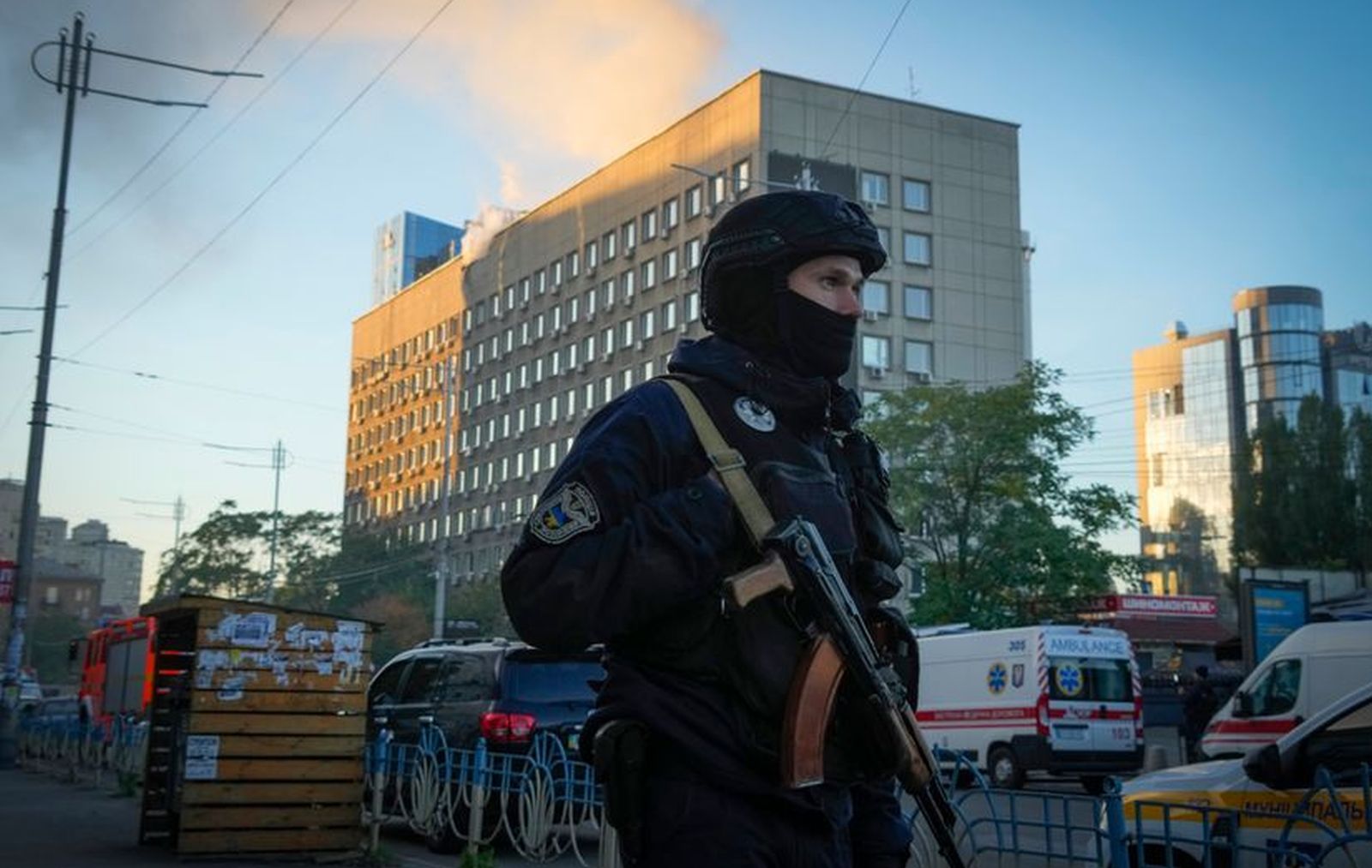 Masakr u Kijevu: Najmanje pet mrtvih, policija ubila napadača!