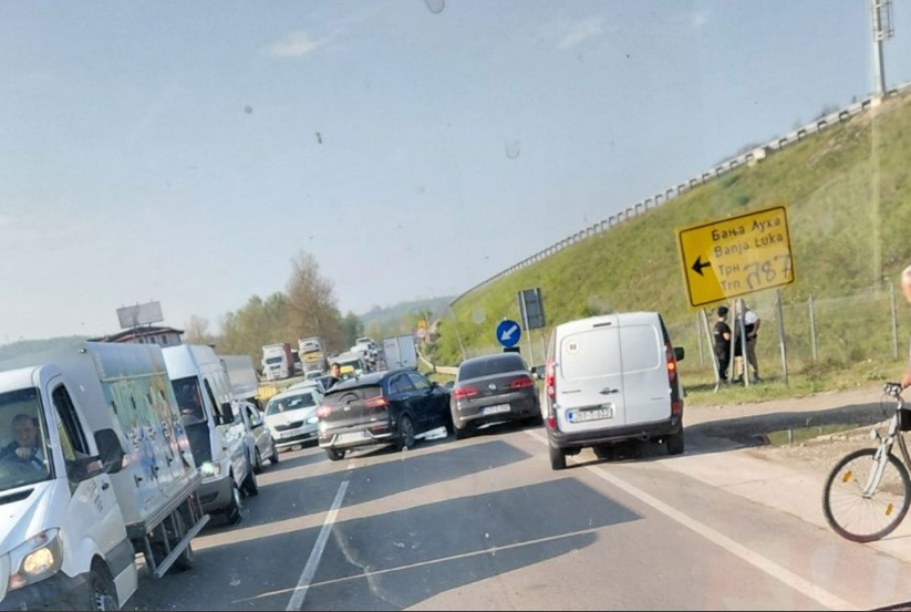 Vozači, oprez: Saobraćajna nezgoda u Klašnicama izazvala kolaps, izbjegavajte ovaj pravac