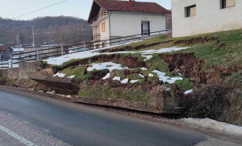 Potporni zid popustio pred zemljom: Klizište u BiH ugrožava porodičnu kuću