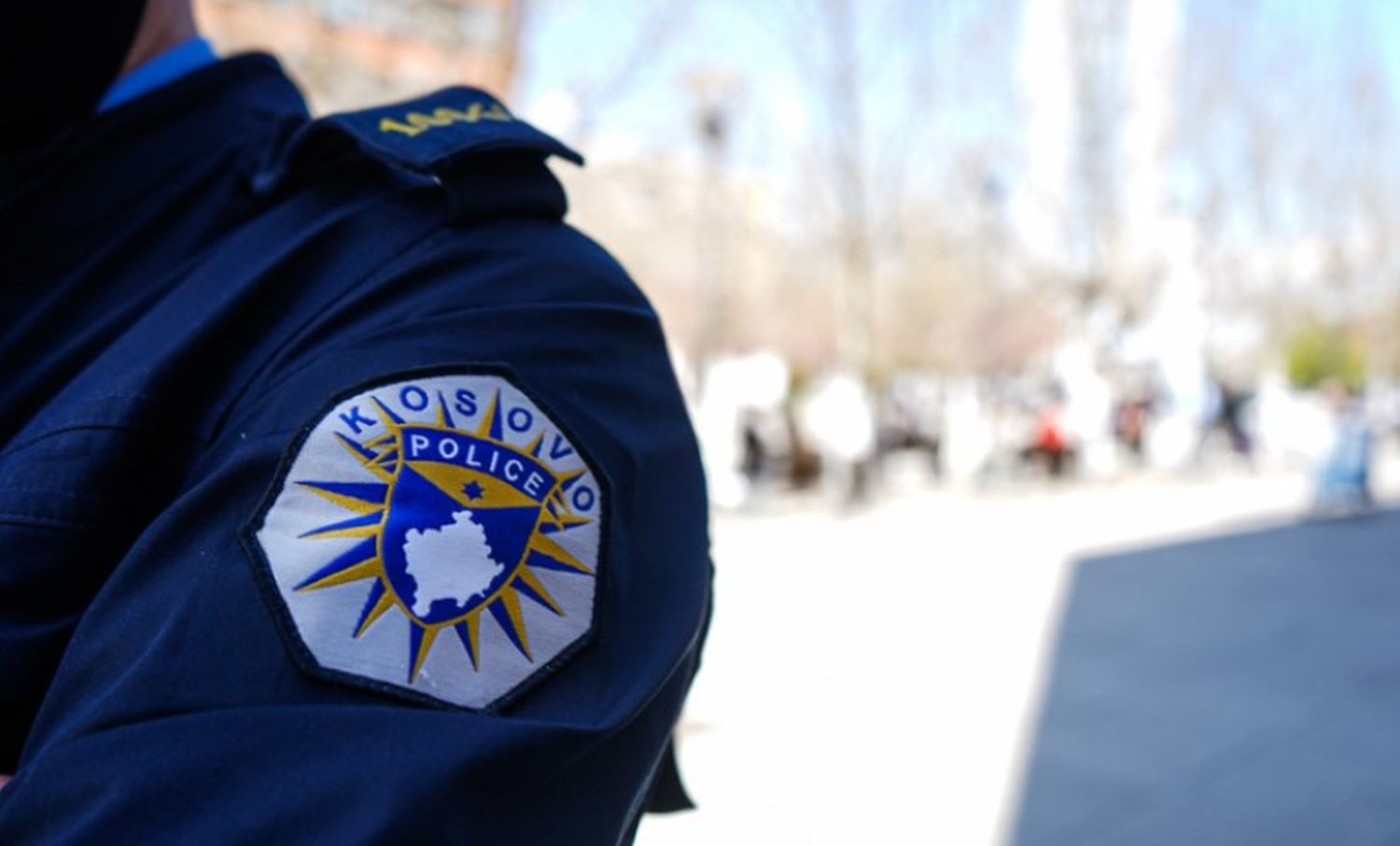 Kosovska policija privela maloljetnika zbog natpisa na majici