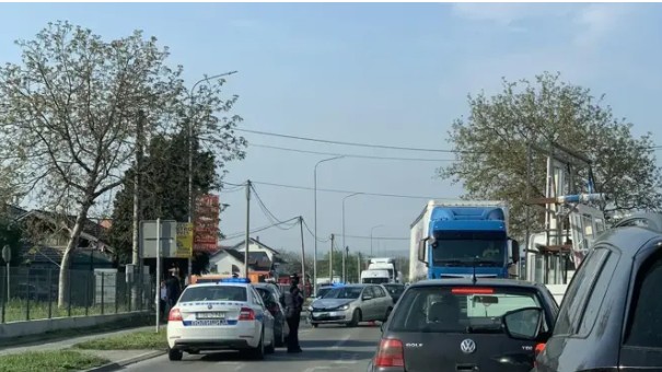 Saobraćajka u Laktašima, povrijeđen motociklista: Na terenu Hitna pomoć i policija