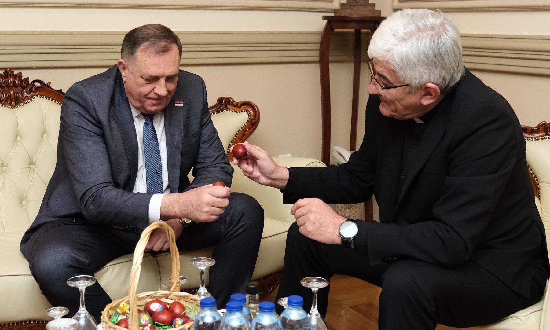 Banjalučki biskup razbio Dodikovo jaje: Drago mi je da bar u ovome tučem političare