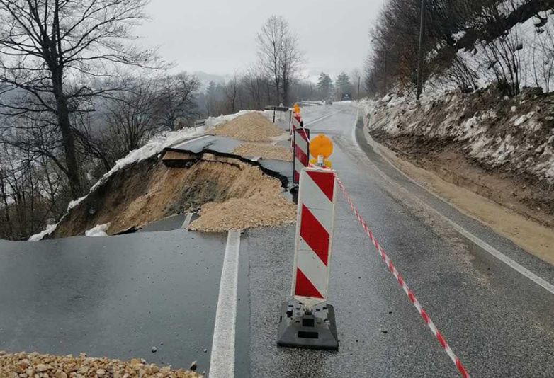 Opasnost na putu! Prijavljena nova klizišta u tri opštine u Srpskoj