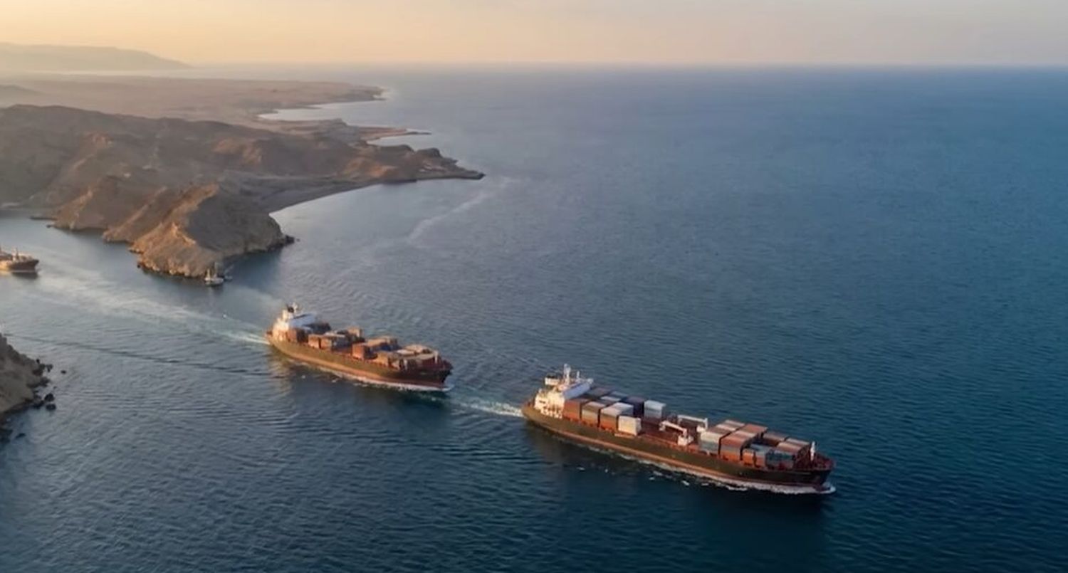 Grupa brodova kreće prema izlazu iz Persijskog zaliva preko Ormuskog moreuza