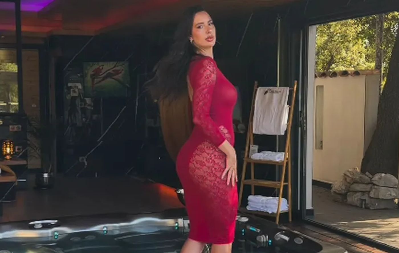 Teniserka u nikad vrelijem izdanju: Ispala u Madridu, pa otkrila provokativne fotke FOTO