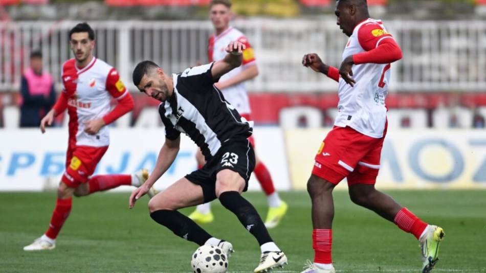 Crno-bijeli sačuvali drugo mjesto: Vojvodina i Partizan bez golova u Novom Sadu