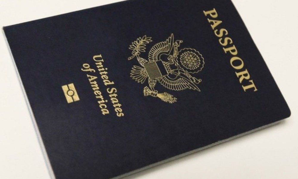 Posebno izdanje: Amerika će štampati ograničen broj pasoša sa Trampovim likom FOTO