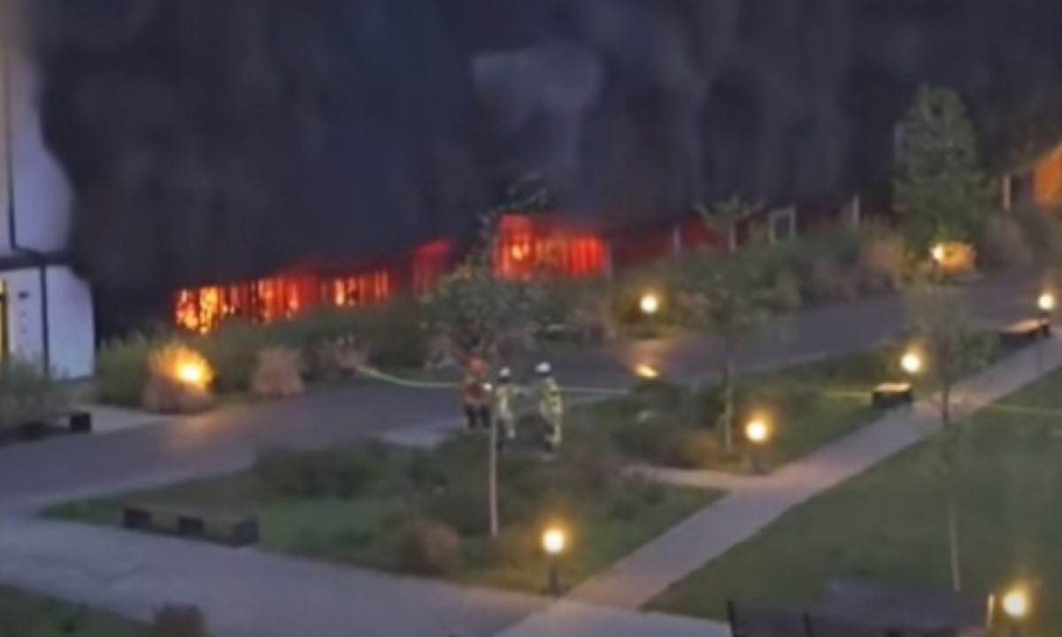 Požar u Gracu: Širi se gusti crni dim, desetine stanara evakuisane, više osoba povrijeđeno