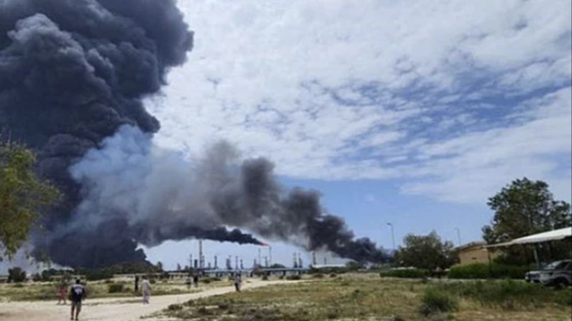 Primirje samo na papiru?  Pogođena rafinerija u Iranu VIDEO