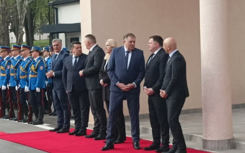 Sastanak u Beogradu: Rukovodstvo Srpske stiglo kod Vučića