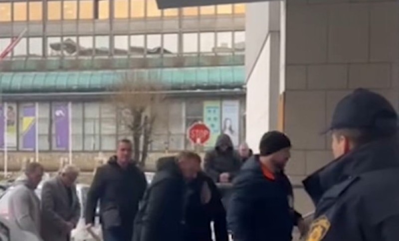 Uznemirujuće! Trojica policajaca i brat profesora koji su podvodili maloljetnice ostaju iza brave