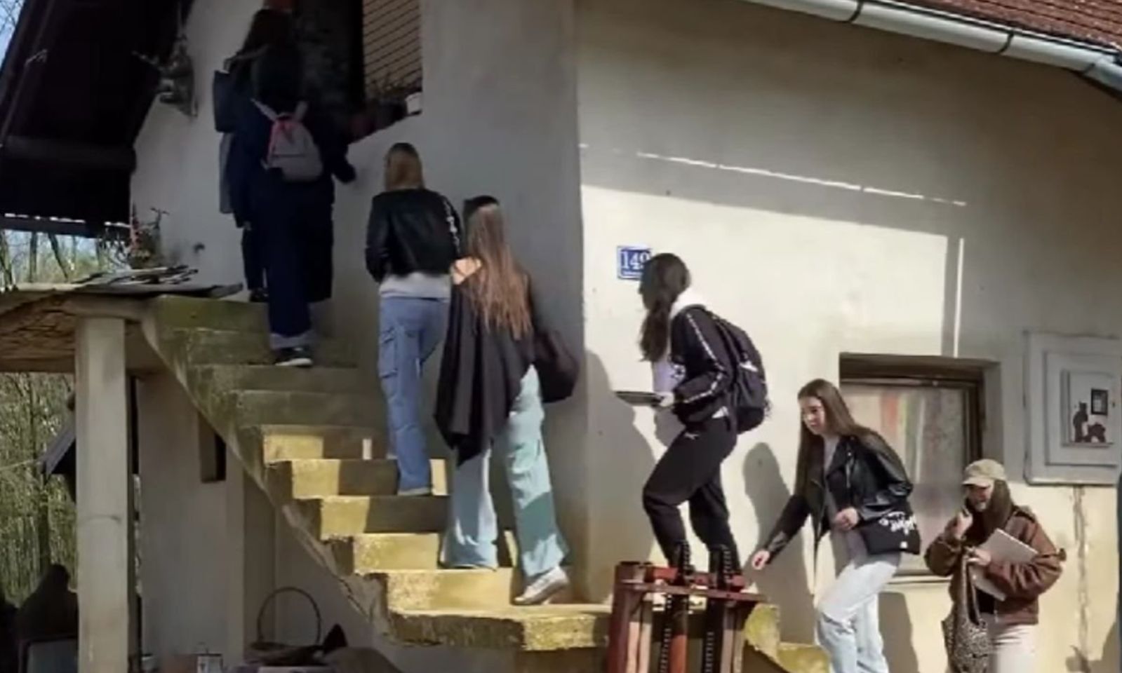 Lekcija života izvan fakulteta: Studenti i profesorica iz Banjaluke pokazali šta znači humanost VIDEO