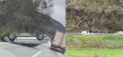 Teška nesreća u BiH: Automobil završio na krovu, saobraćaj otežan