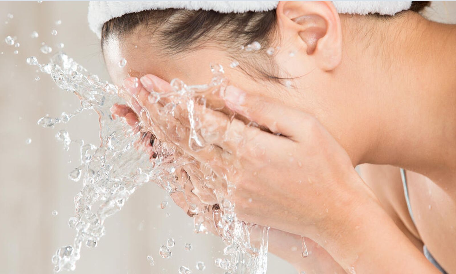 Večeras ne idite na spavanje prije ponoći: Narodno vjerovanje za Vaskrs otkriva šta da stavite u vodu za umivanje